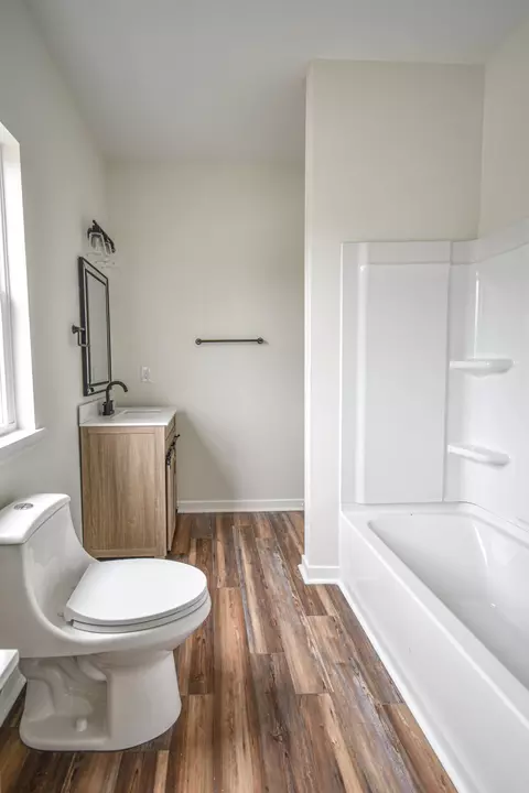 Bath - 2239 Windsor Spring Rd, Augusta, GA 30906 photo 12 of 15