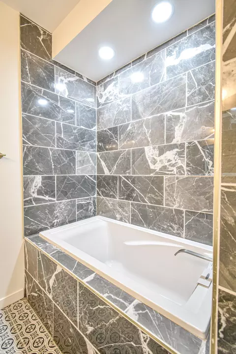 Bath - 2239 Windsor Spring Rd, Augusta, GA 30906 photo 4 of 15