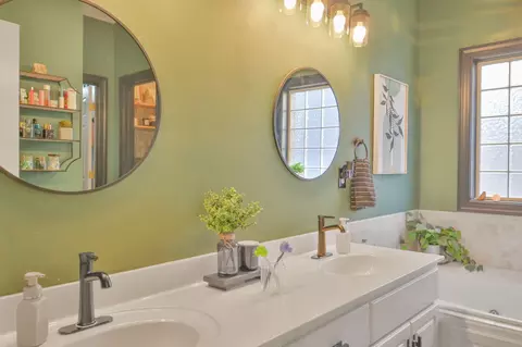 Bath - 620 Cornerstone Pl, Evans, GA 30809 photo 2 of 6
