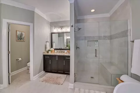 Bath - 810 Mayo Ln, Augusta, GA 30907 photo 4 of 5