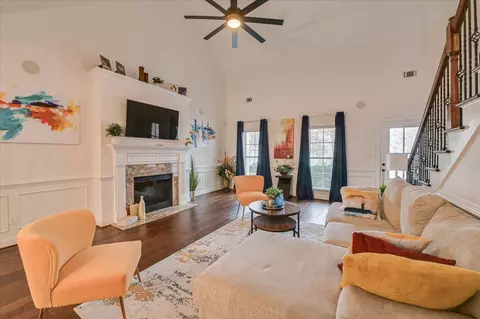 Living - 810 Mayo Ln, Augusta, GA 30907 photo 2 of 2