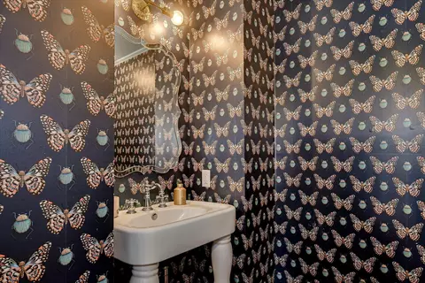Bath - 2409 Central Ave, Augusta, GA 30904 photo 1 of 8