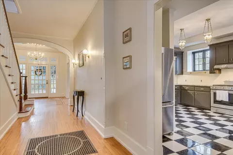 Entry Way - 2409 Central Ave, Augusta, GA 30904 photo 4 of 12