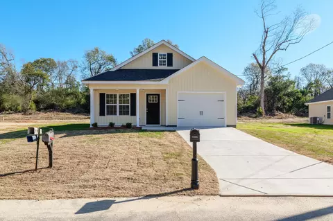 629 Clary St, Thomson, GA 30824