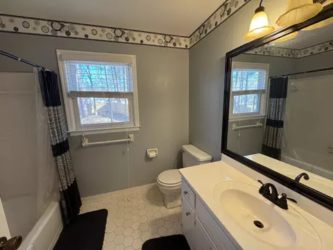 Bath - 455 Bristol Rd, Martinez, GA 30907 photo 4 of 4