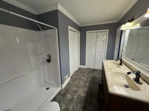 Bath - 455 Bristol Rd, Martinez, GA 30907 photo 1 of 4