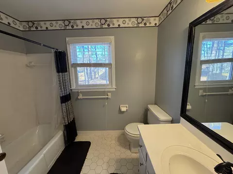 Bath - 455 Bristol Rd, Martinez, GA 30907 photo 3 of 4
