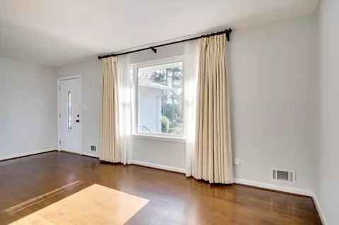 Living - 3203 West Ct, Augusta, GA 30907 photo 3 of 6