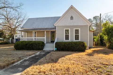 305 Gordon St, Thomson, GA 30824