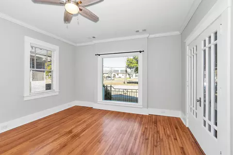 Living - 218 Broad St, Augusta, GA 30901 photo 3 of 5