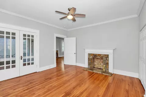Living - 218 Broad St, Augusta, GA 30901 photo 4 of 5