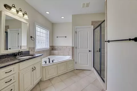 Bath - 5197 Windmill Pl, Evans, GA 30809 photo 3 of 4