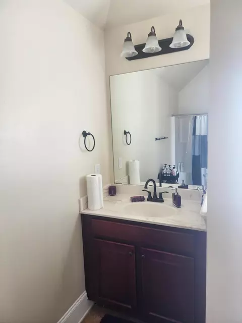 Bath - 3421 Covington Ct, Augusta, GA 30909 photo 3 of 4