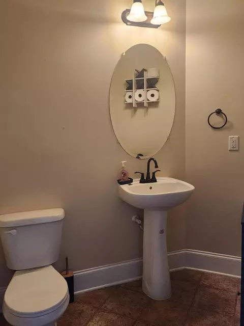 Bath - 3421 Covington Ct, Augusta, GA 30909 photo 1 of 4