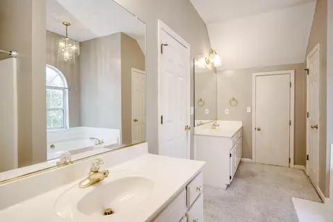 Bath - 4646 La Ct, Evans, GA 30809 photo 3 of 4