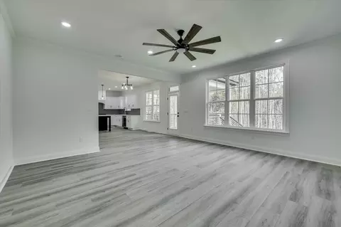 Living - 805 Leslie Ct, Evans, GA 30809 photo 3 of 6