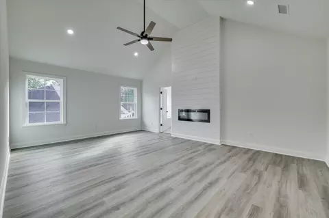 Living - 805 Leslie Ct, Evans, GA 30809 photo 6 of 6