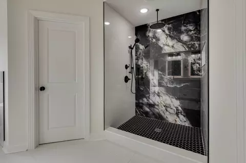 Bath - 805 Leslie Ct, Evans, GA 30809 photo 5 of 7