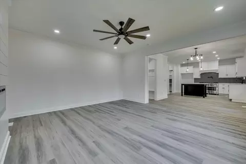 Living - 805 Leslie Ct, Evans, GA 30809 photo 4 of 6