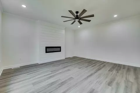 Living - 805 Leslie Ct, Evans, GA 30809 photo 1 of 6