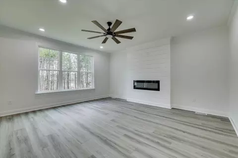 Living - 805 Leslie Ct, Evans, GA 30809 photo 2 of 6