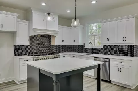 Kitchen - 805 Leslie Ct, Evans, GA 30809 photo 4 of 5