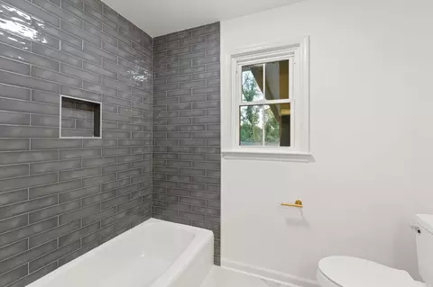 Bath - 3434 Heather Dr, Augusta, GA 30909 photo 2 of 7