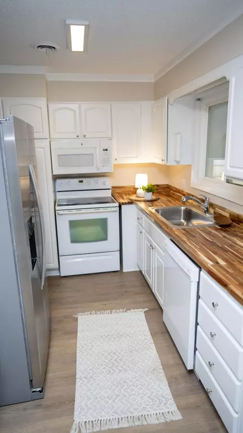 Kitchen - 3807 Pine Knoll Ct, Martinez, GA 30907 photo 1 of 2