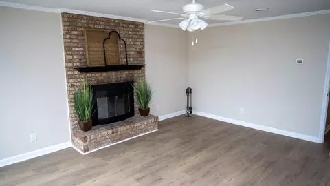 Living - 3807 Pine Knoll Ct, Martinez, GA 30907 photo 4 of 6
