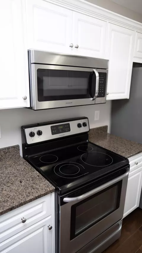 Kitchen - 3345 Cushendal Rd, Augusta, GA 30909 photo 4 of 5