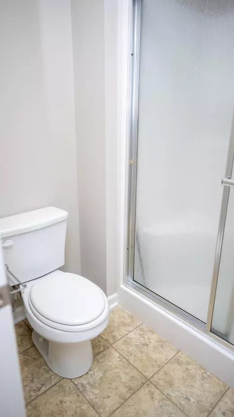 Bath - 3345 Cushendal Rd, Augusta, GA 30909 photo 5 of 6