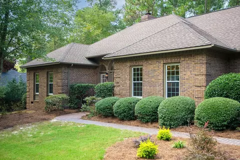 104 Red Oak Ln, Aiken, SC 29803