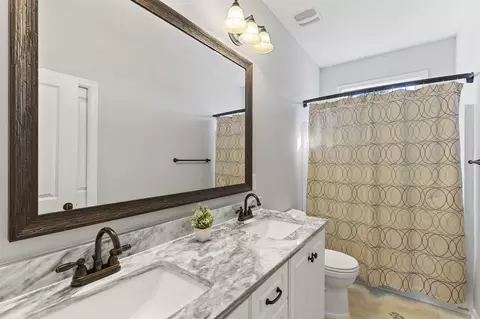 Bath - 4320 Sabal Dr, Evans, GA 30809 photo 5 of 5