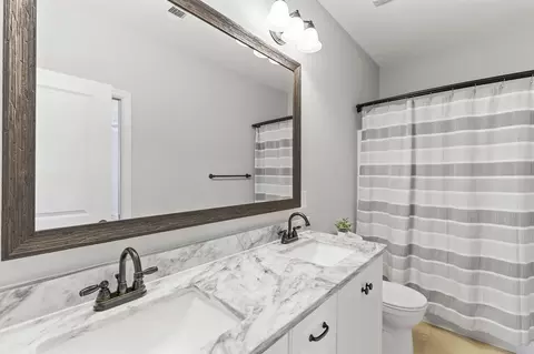 Bath - 4320 Sabal Dr, Evans, GA 30809 photo 4 of 5