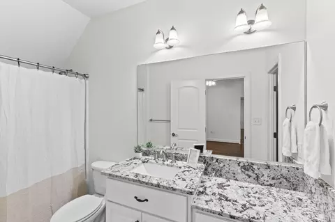 Bath - 462 Armstrong Way, Evans, GA 30809 photo 6 of 7