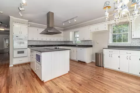 Kitchen - 3134 Walton Way, Augusta, GA 30909 photo 2 of 5