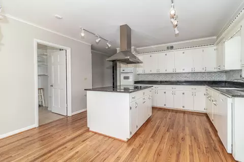 Kitchen - 3134 Walton Way, Augusta, GA 30909 photo 3 of 5