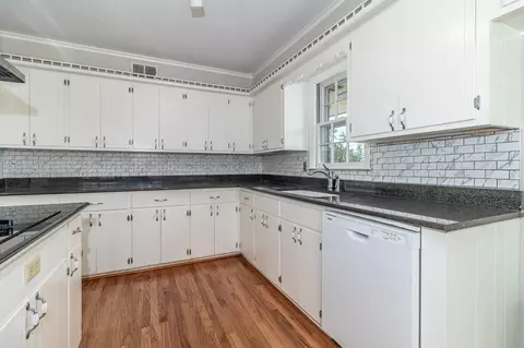 Kitchen - 3134 Walton Way, Augusta, GA 30909 photo 4 of 5