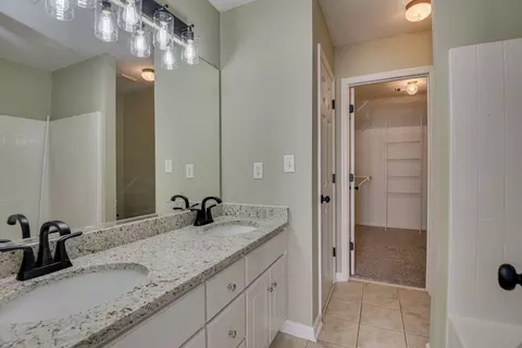 Bath - 111 Palmer Ct, Evans, GA 30809 photo 3 of 5