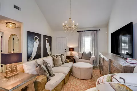 Living - 625 Dunloe Cir, Evans, GA 30809 photo 3 of 3