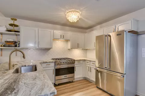 Kitchen - 625 Dunloe Cir, Evans, GA 30809 photo 2 of 4