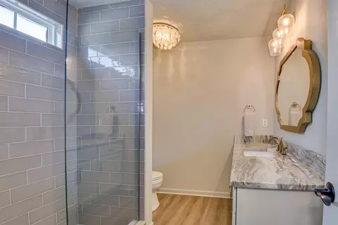 Bath - 625 Dunloe Cir, Evans, GA 30809 photo 1 of 2