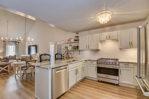 Kitchen - 625 Dunloe Cir, Evans, GA 30809 photo 3 of 4