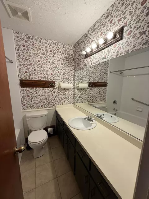 Bath - 3005 Griffis Ct, Augusta, GA 30906 photo 1 of 2