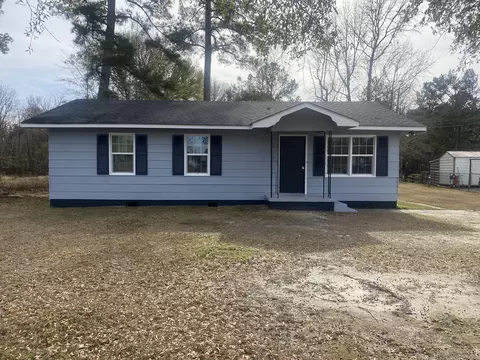 528 Tarver Ave, Millen, GA 30442