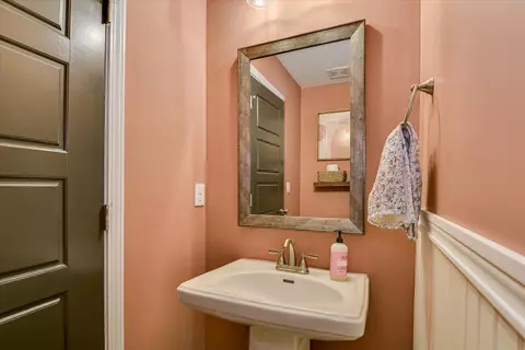 Bath - 3527 Hilltop Trl, Evans, GA 30809 photo 1 of 8