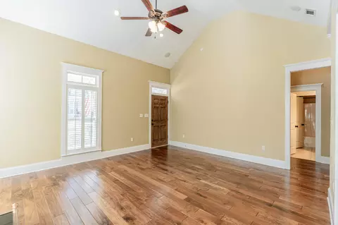 Living - 960 Mitchell Ln, Evans, GA 30809 photo 3 of 9
