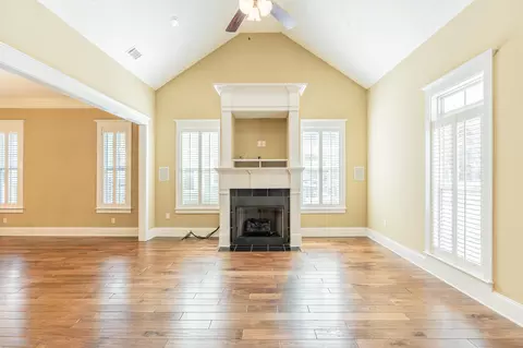 Living - 960 Mitchell Ln, Evans, GA 30809 photo 2 of 9