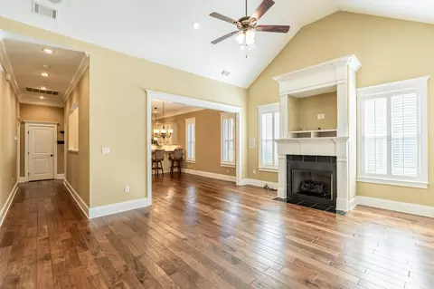 Living - 960 Mitchell Ln, Evans, GA 30809 photo 4 of 9