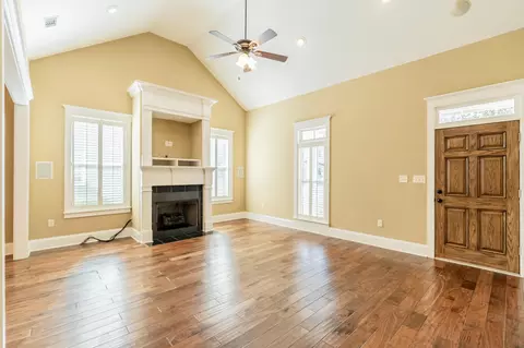 Living - 960 Mitchell Ln, Evans, GA 30809 photo 1 of 9